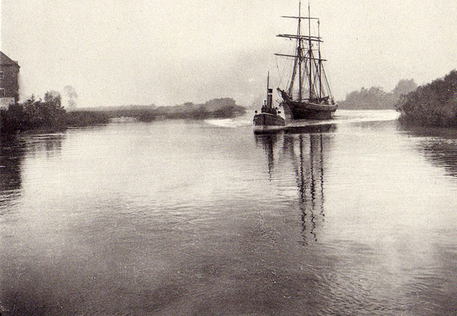 Towing on the River